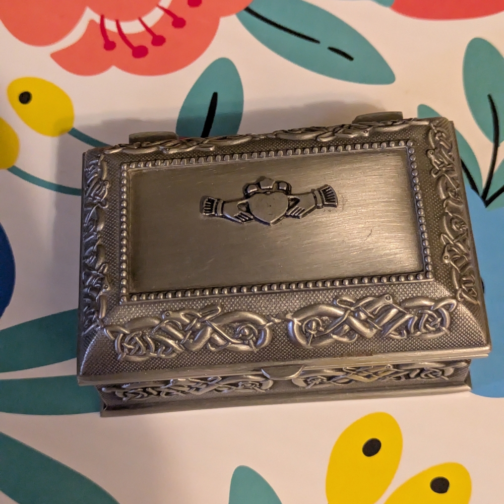 Claddagh Design Silver-Tone Keepsake Box - Men Accessories